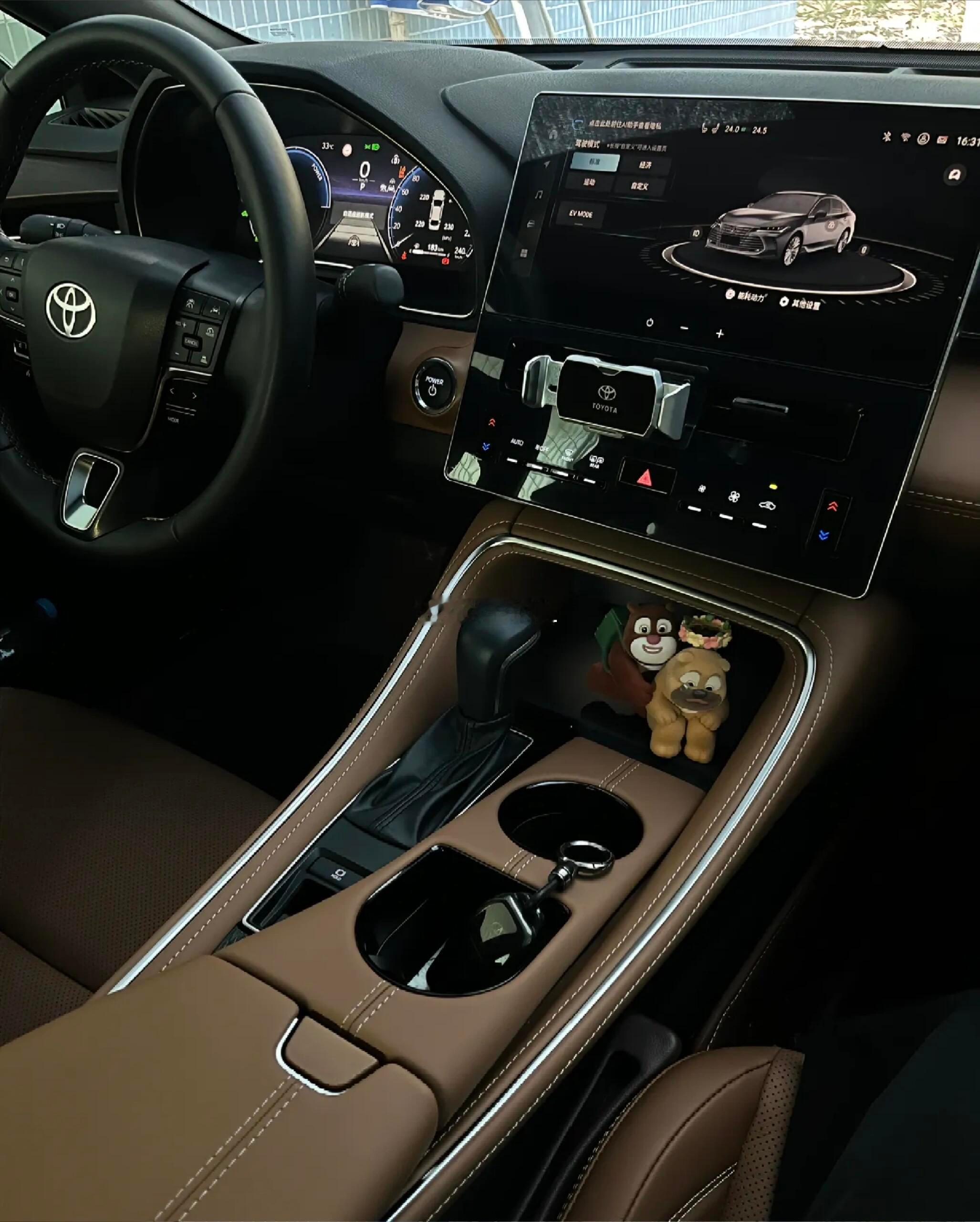 亚洲龙这高级感内饰，你们爱了没[666]丰田亚洲龙​​​