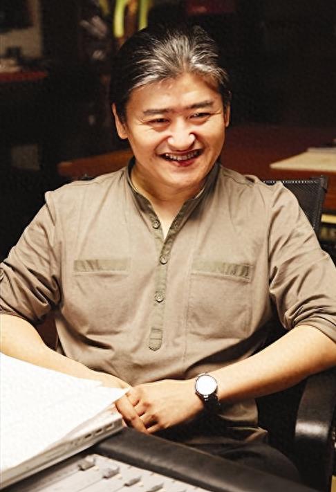 刘欢善饮在演艺圈是出了名的，周遭人提起他的酒量，几乎都带着几分惊叹。刘欢并非因