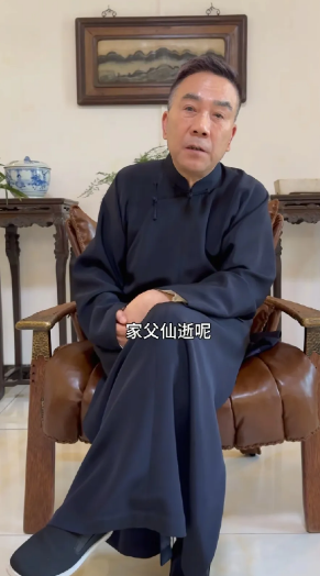 7月13日杨议通知粉丝晚上开播。杨议：家父仙逝，是头等大事，虽然有一些杂音，这
