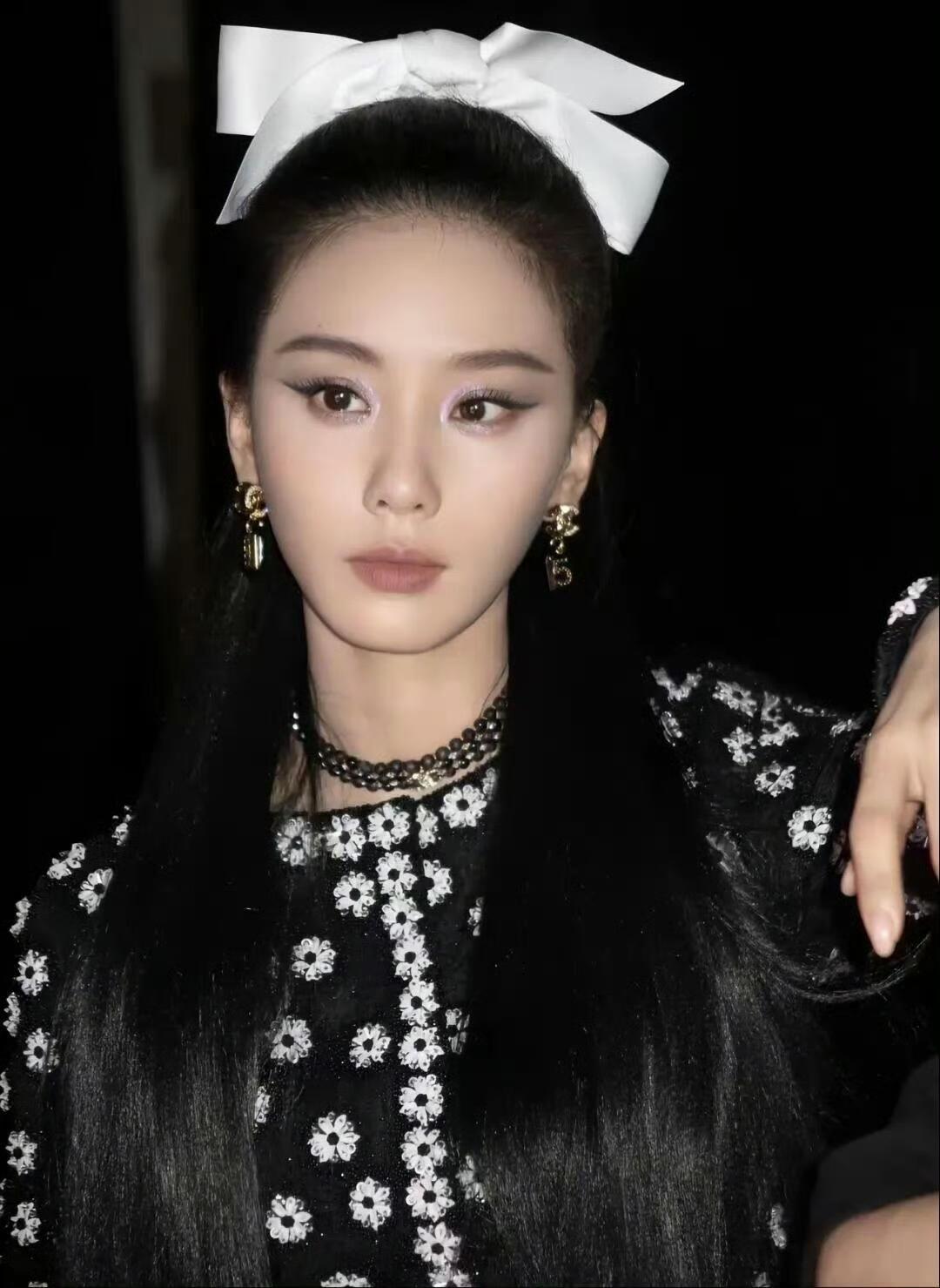 刘诗诗与吴奇隆被传婚变后，开始专注搞事业！火力全开拿下高奢代言，现在的她时