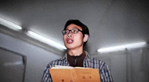 “善恶终有报！”2008年汶川地震时，范美忠正给学生上课，谁知他丢下学生撒腿就跑