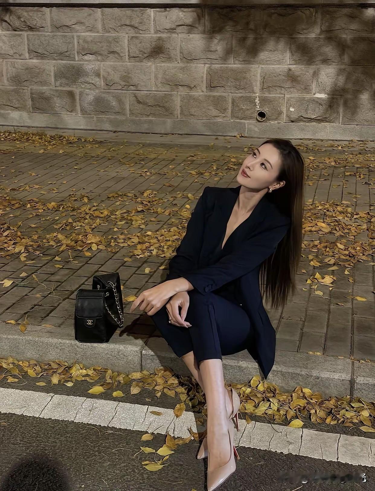 这样就很好女人如何穿出含蓄的性感?高跟鞋