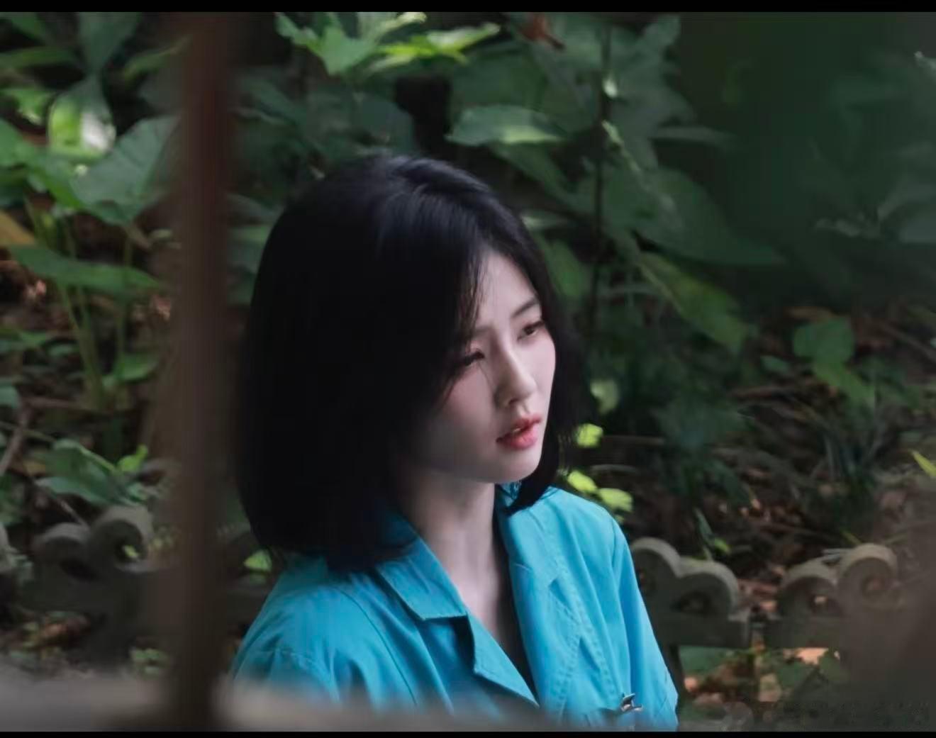 白鹿短发港风女郎白鹿短发造型真的好美好用心啊，完全就是小说里面的港风女郎，这次
