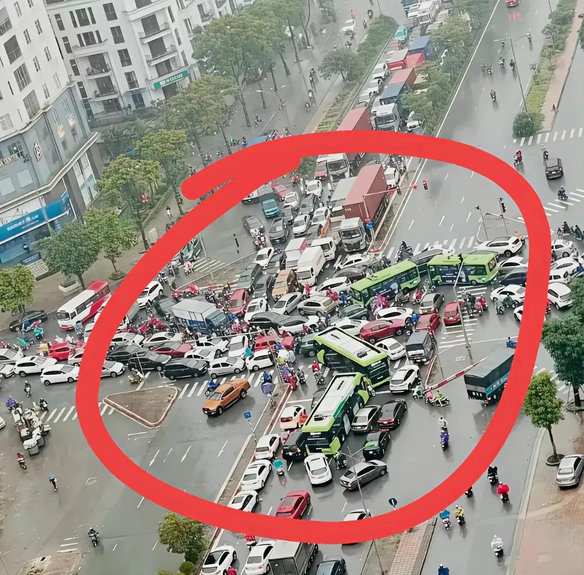 这个场景怎么破？请说出你的想法。