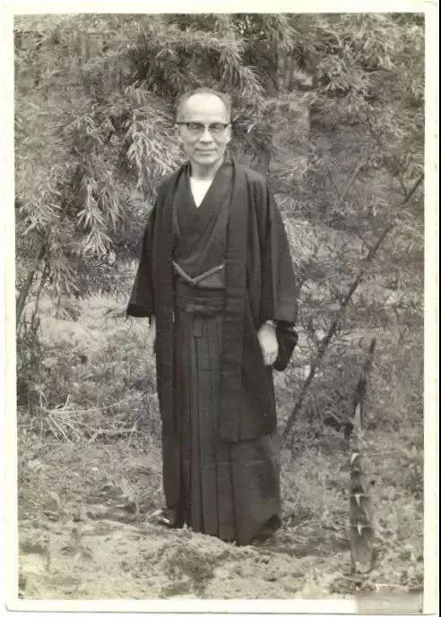 民国第一感情“渣男”胡兰成，他对付女人的套路是这样的：胡兰成晚年写了一本书名为