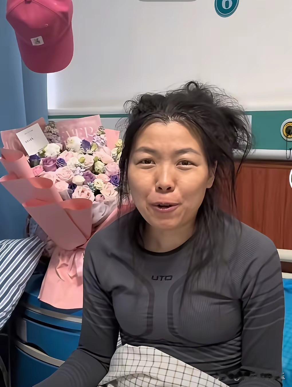 冷美人终于能坐起来了，节目组追加她为女士组冠军，她的奖金已经升级到了38667元