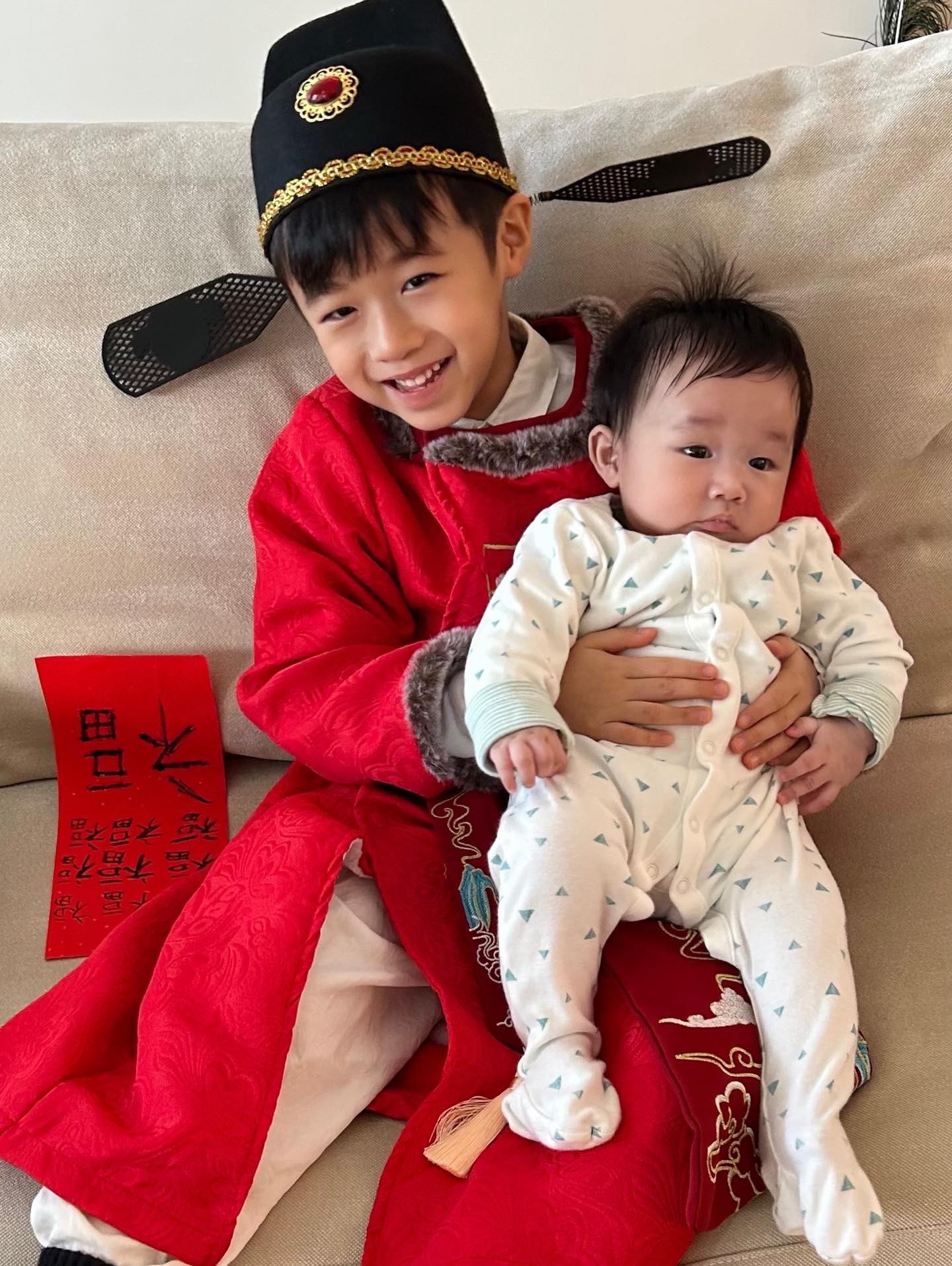 古巨基晒俩儿子合照👦🏻