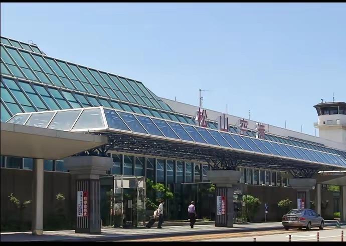 快讯！松山机场迎来特殊行程，两岸交流再启关键一步快讯提前报。今天上午10点