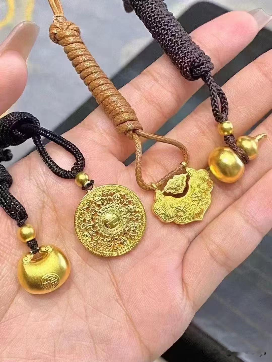 2026年9月26号聊下黄金轻量化定投这事，最近金价宽幅震荡，刚经历过年内接近3