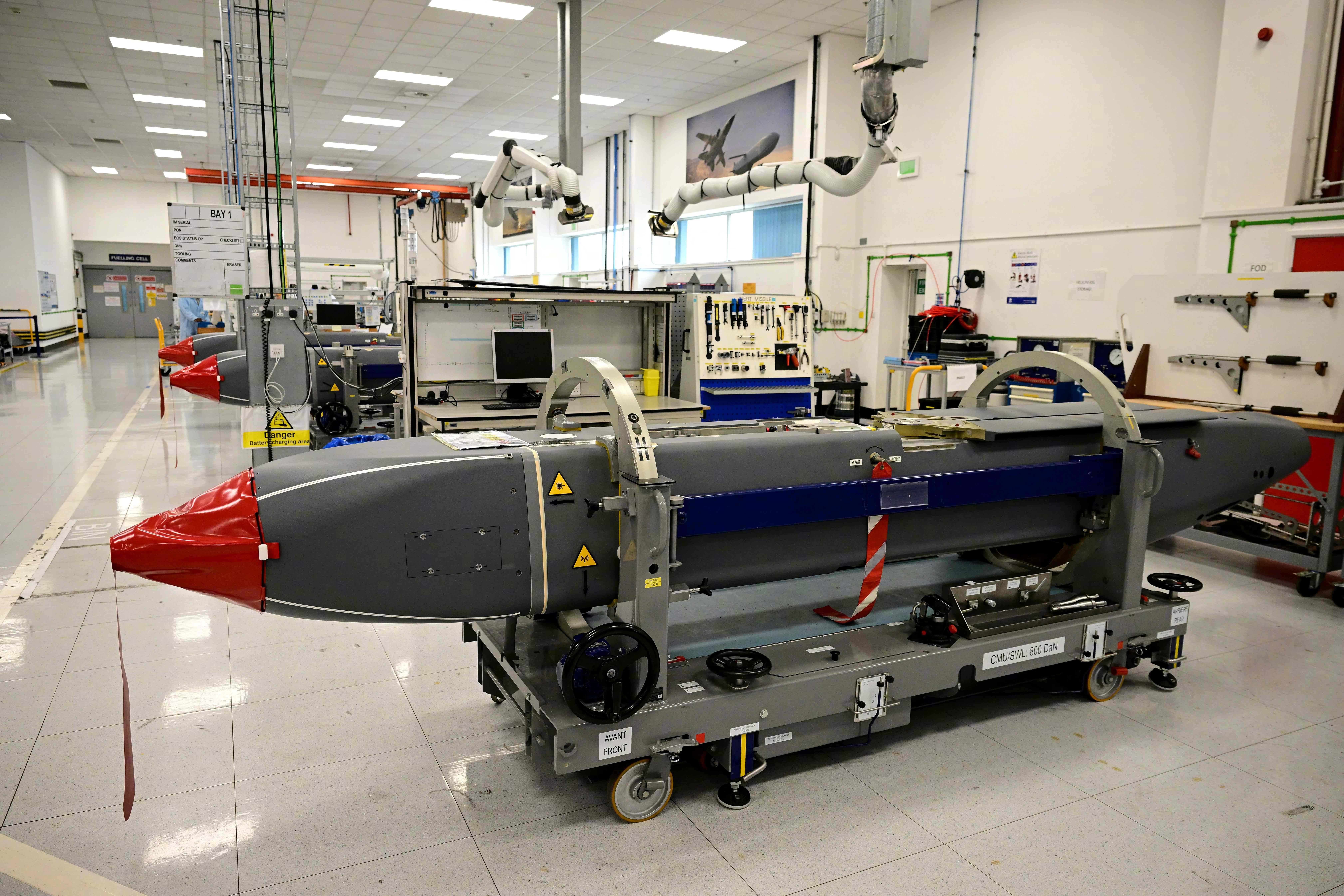 美对乌松绑远程导弹，俄军火库遭“风暴之影”跨境突袭！