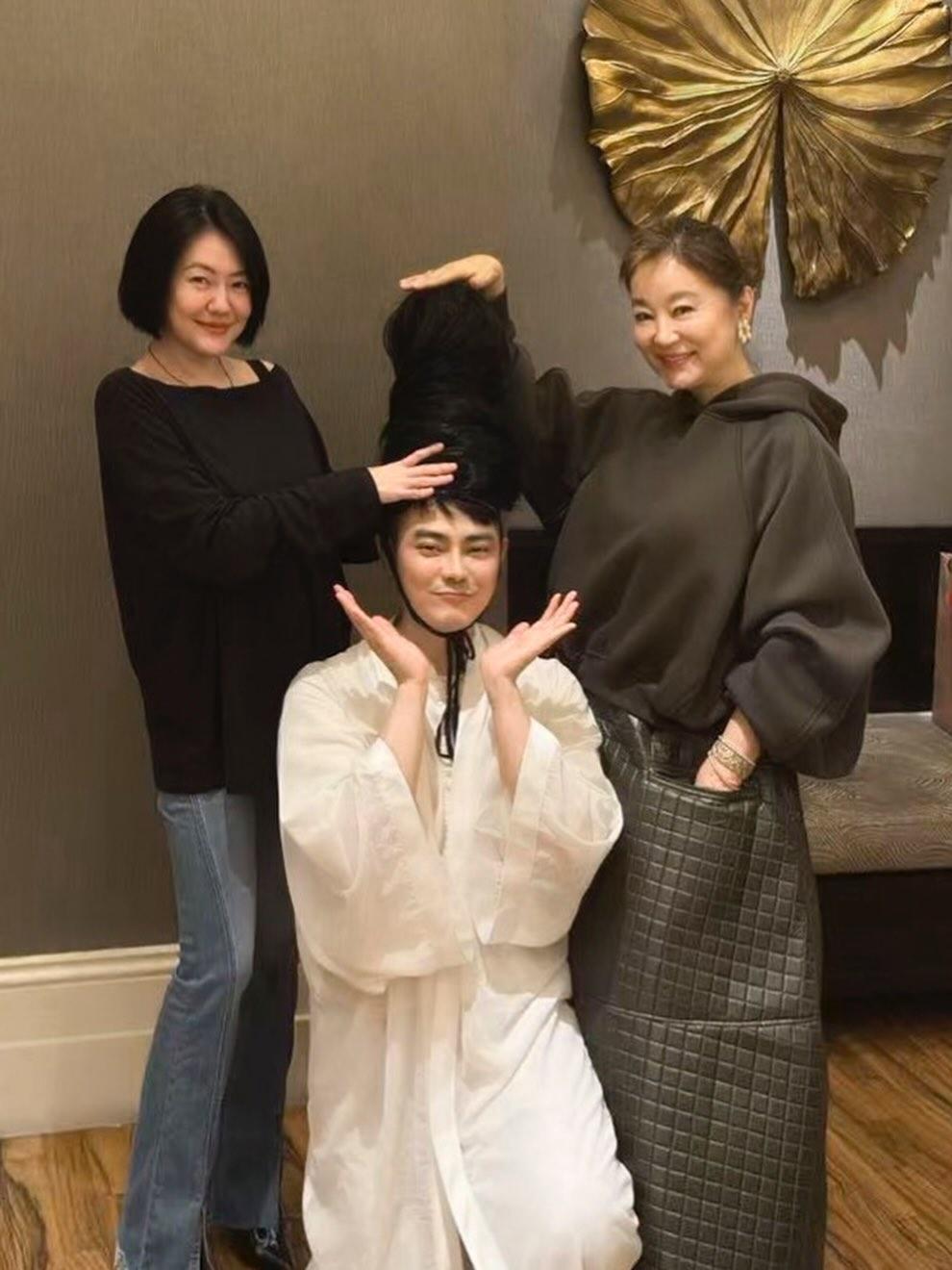 WOW竟然看到了小S与林青霞合影