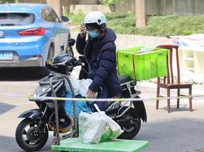 花了二三十块点的外卖，后厨可能比你家厕所还脏！今天国家终于出手了，美团宣布让骑手