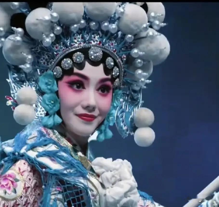 扈耀之高度评价刘浩存《主角》演技与敬业态度曾在《主角》中饰演单团的北京电影