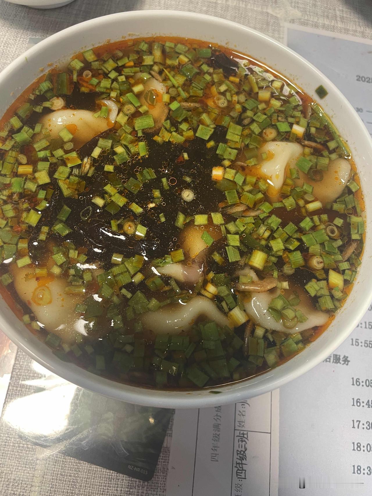 你有多久没吃过酸汤水饺了？反正我差不多两年没吃过了[滑稽笑]不得不说，老家带来