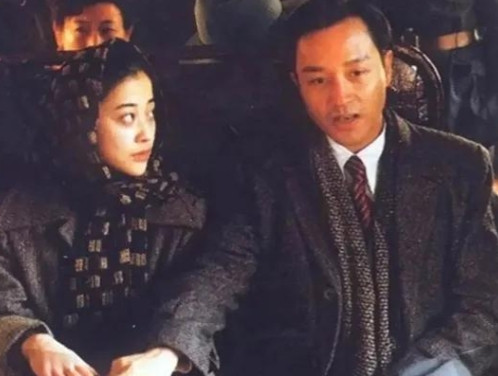 1997年的一个深夜，张国荣翻来覆去睡不着，便给梅婷打了一个电话，让她来找自己一