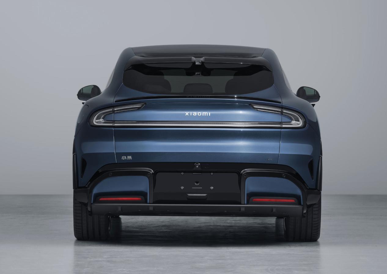 小米YU7入门级版本小米YU7又上新版本了，关注度真的高。从公告信息能看出来，新