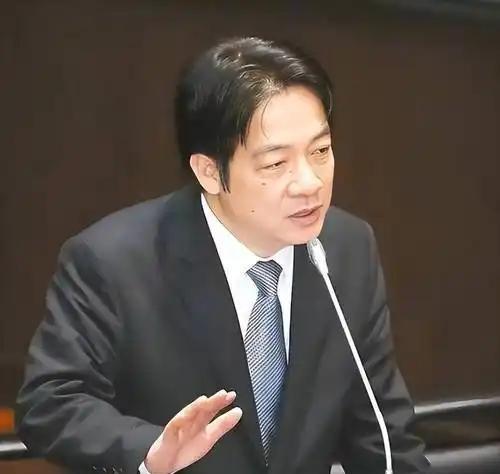 就在刚刚，赖清德突然宣布，1月14日，针对台湾当局预算及防务特别条再度卡关，民进