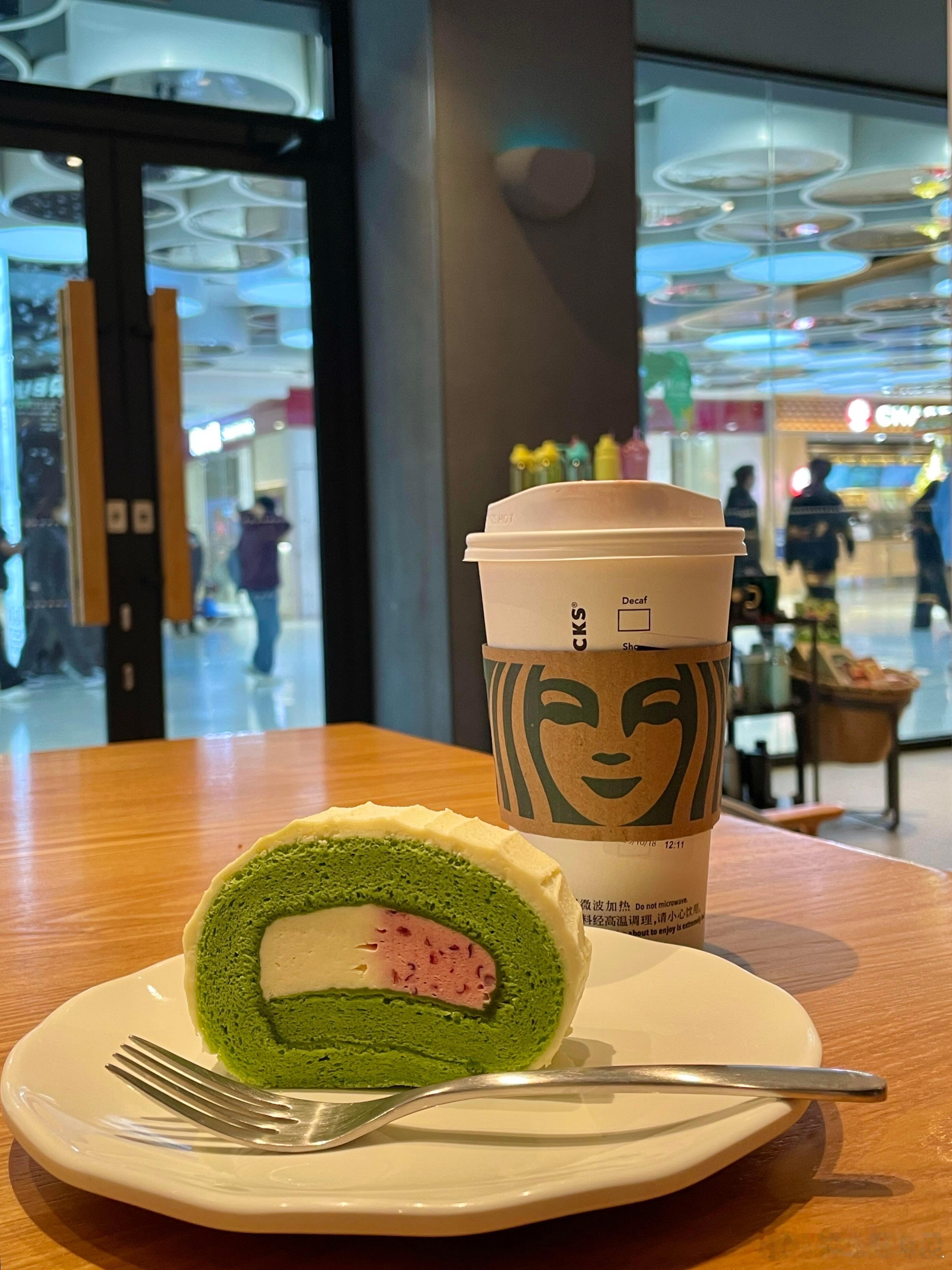 咖啡和独处是会上瘾的，你同意吗？☕️​​​