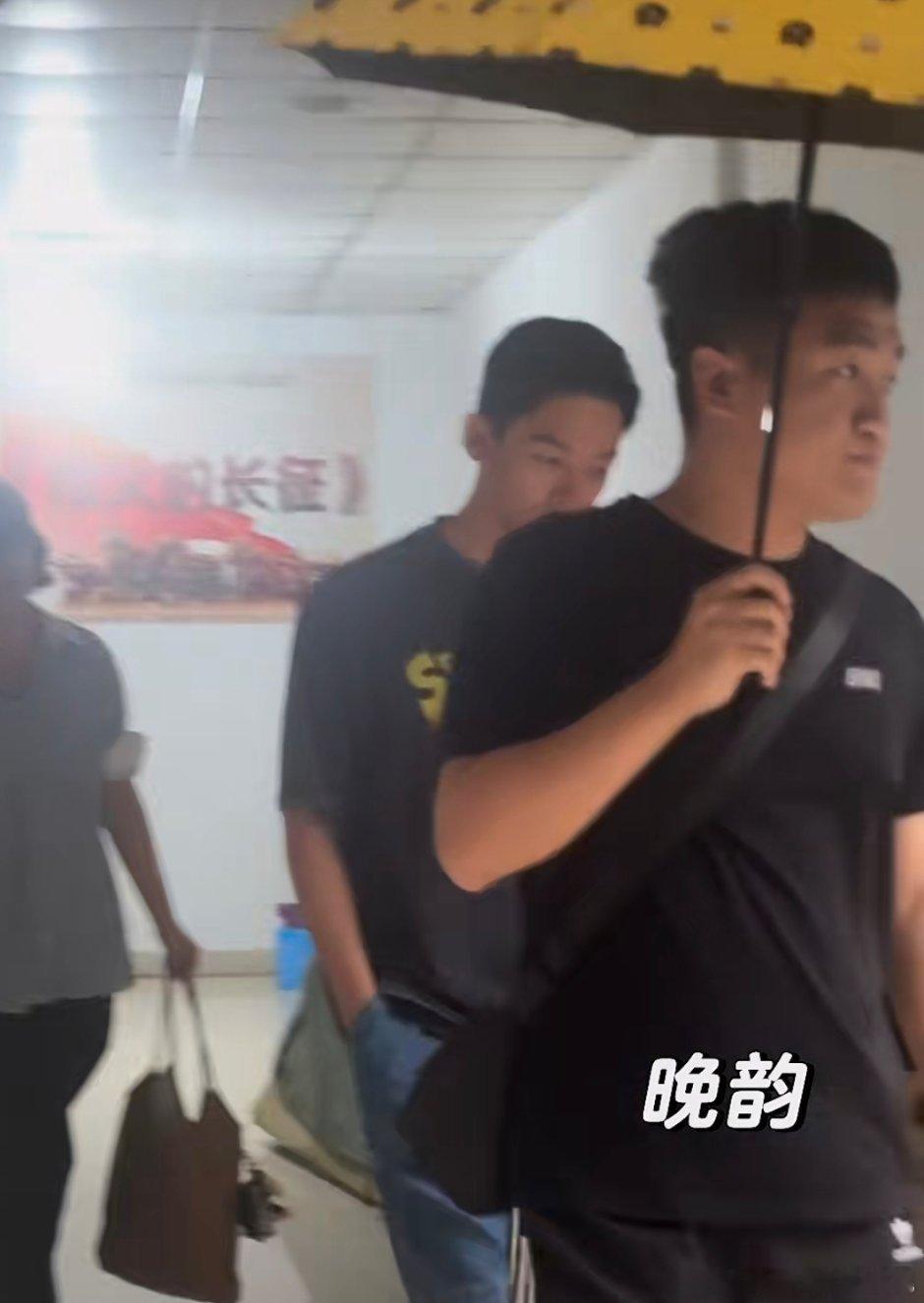 张晚意新剧定妆造型，演少帅​​​
