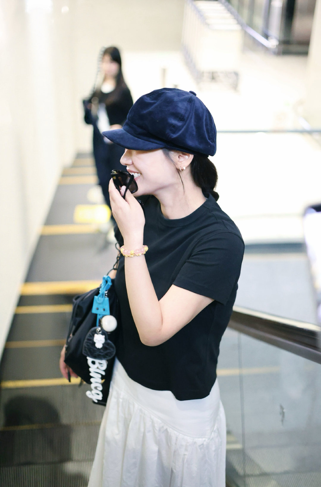 #马思纯#20260927SHA到达“弯弯眉头笑盈盈”​