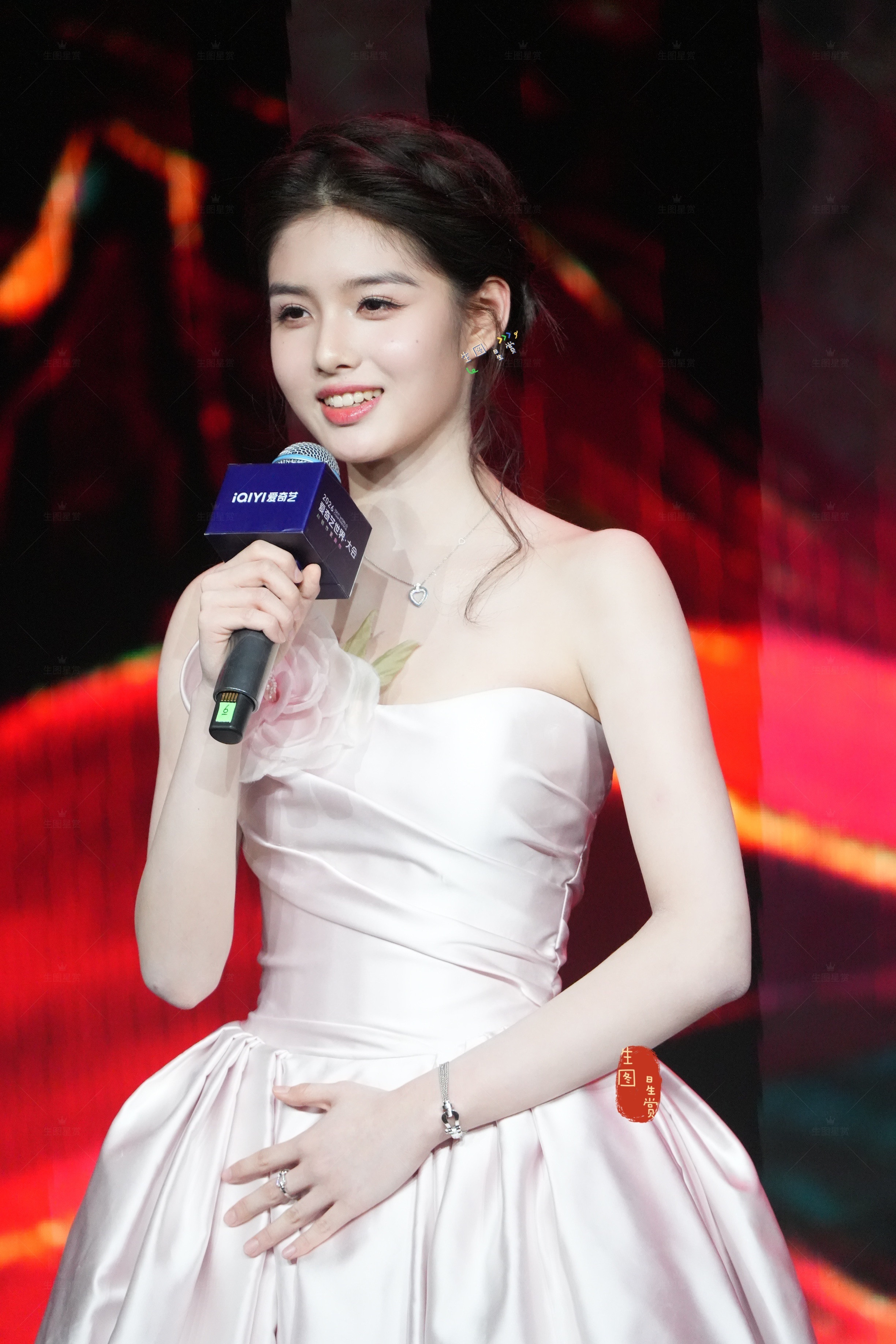 艾米爱奇艺悦享会生图萌萌甜甜的小公主🌸2026爱奇艺世界大会雀骨艾米谢嘉鱼