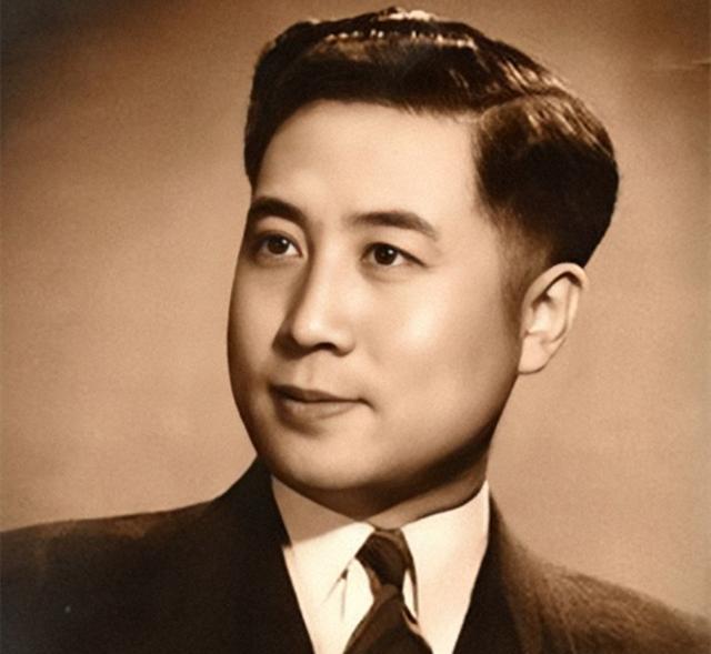 1946年，打入军统内部的李时雨，被人怀疑是地下党！密函放在戴笠办公桌上时，