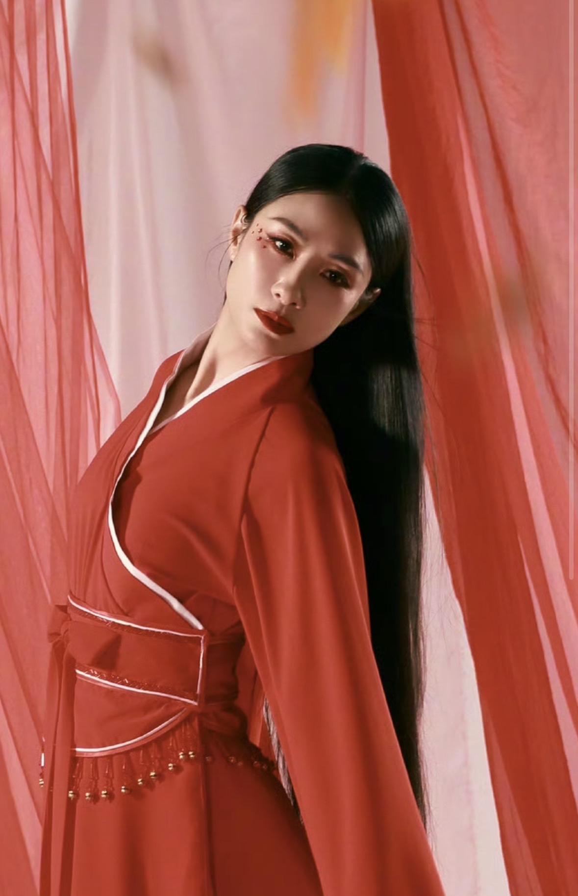 萧蔷透露“安陵容”陶昕然练舞太拼，第一天就吃了速效救心丸硬撑着练习。初舞台陶昕