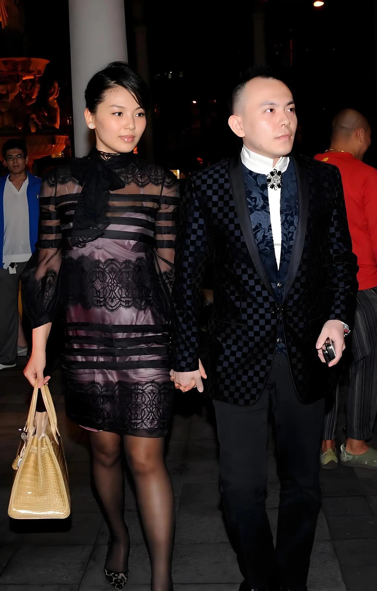 刘涛是永远不会跟王珂离婚的，不是因为王珂多有钱，她当年认识王珂才20天就闪婚，结