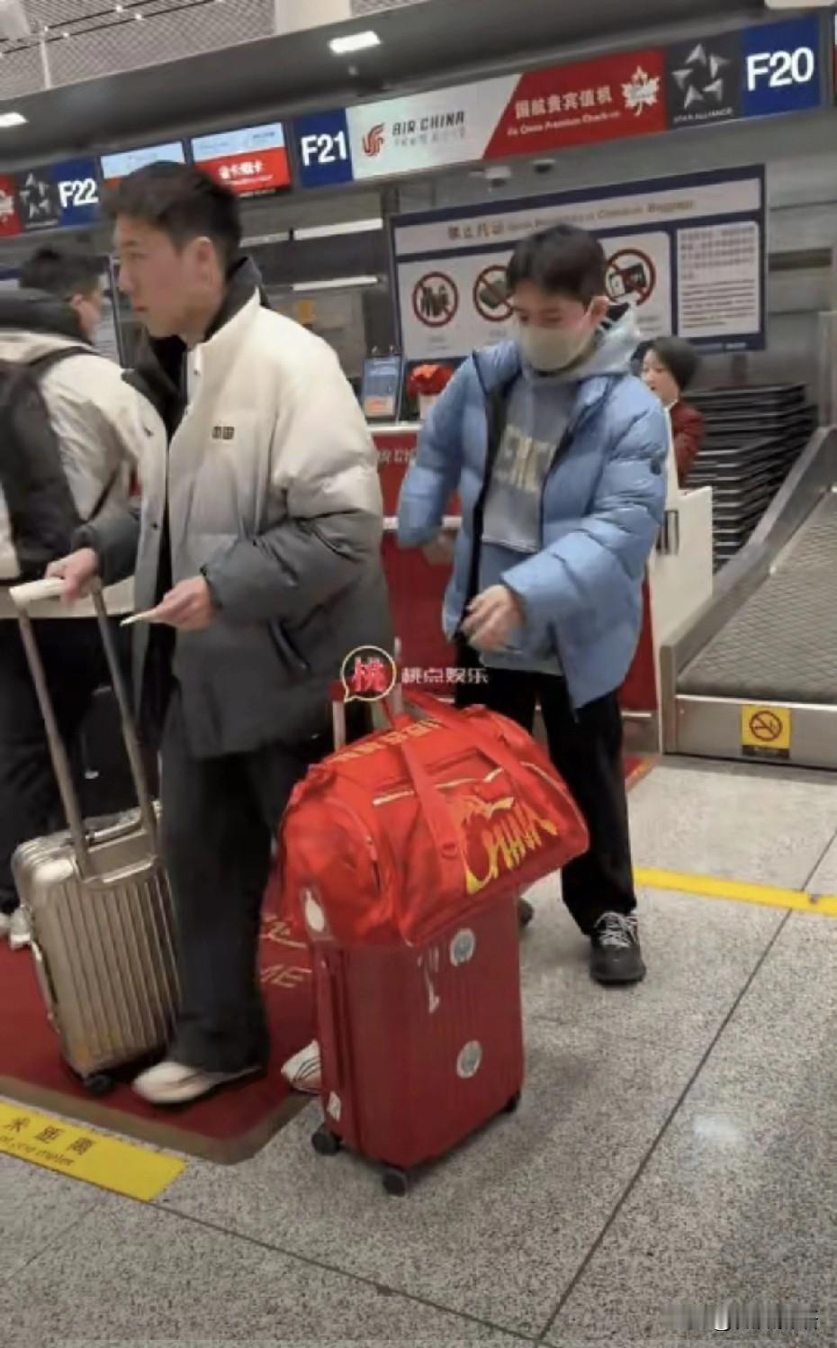 全开源陪着林诗栋去打比赛了。这次亚洲杯的比赛，国乒除了参赛运动员，去陪练的运动