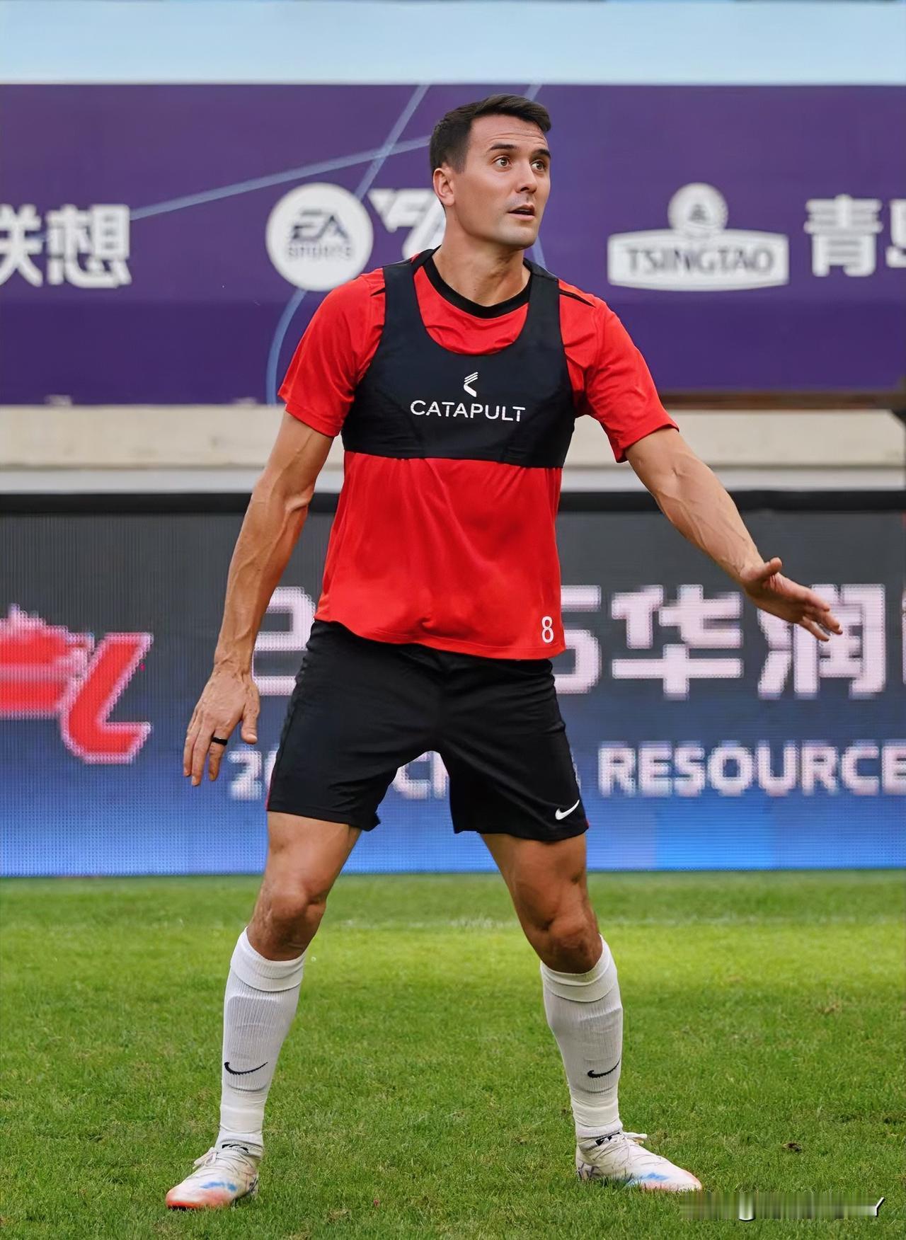 我有一种预感就是周定洋加盟深圳后蓉城新帅阿洛伊西要花不少时间调整球队了！