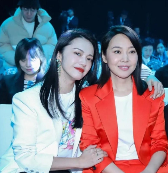 当年，姚晨要给儿子办百日宴，提前一个星期就通知了好友闫妮。可没想到，百日宴那天闫