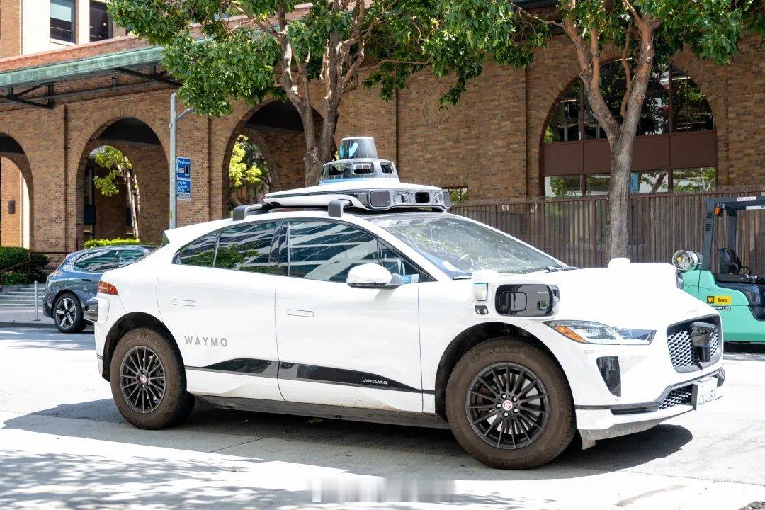 谷歌waymo无人出租车最大的技术缺陷是什么？他们最怕乘客下车时不关门就走人。因