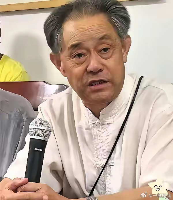 人家捐给博物馆的国宝他批个字就卖了现在81岁判了3年但是如果换一个博物馆