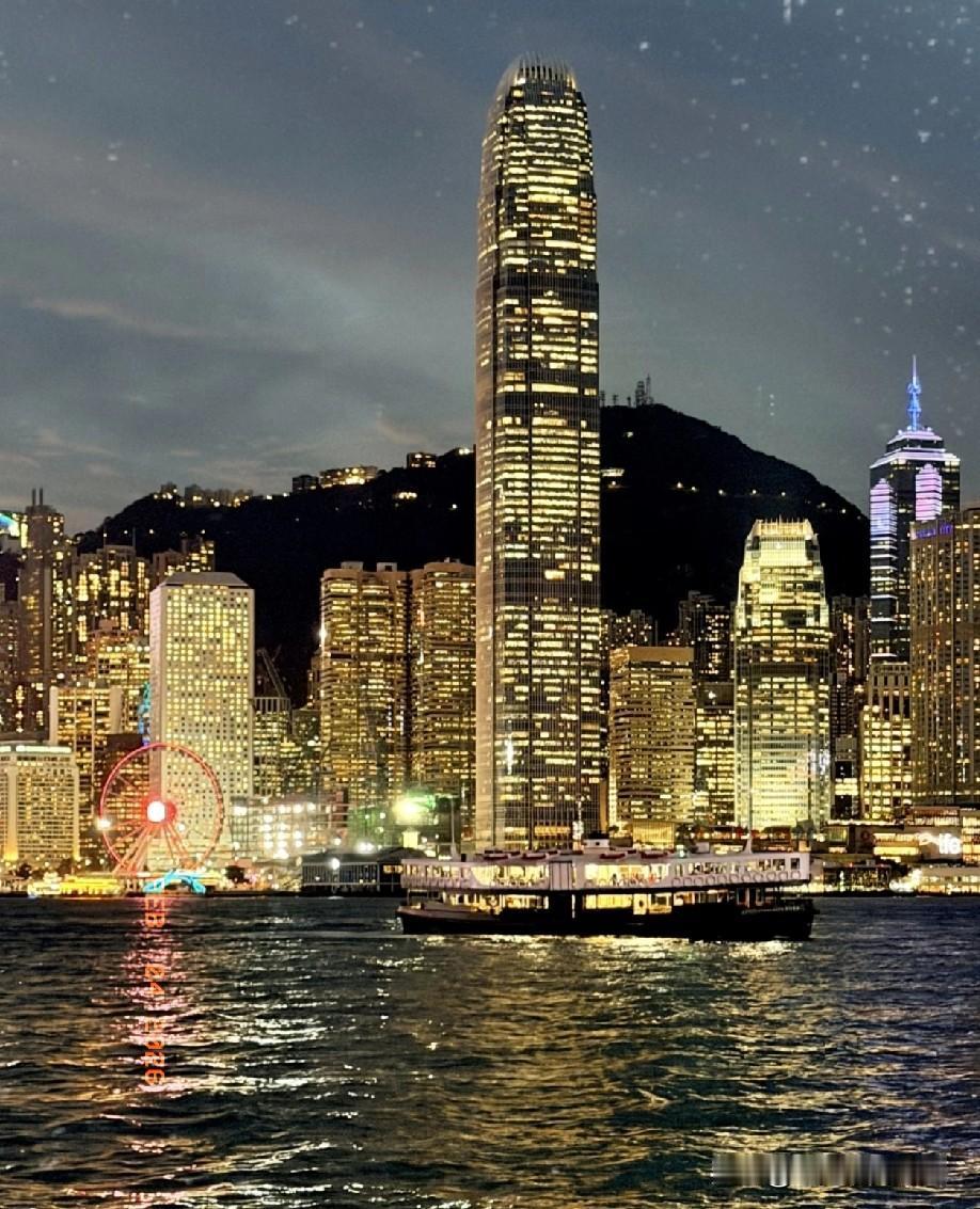 兜兜转转，香港终于意识到，单打独斗已经不行了，以前总觉得自己是“国际金融