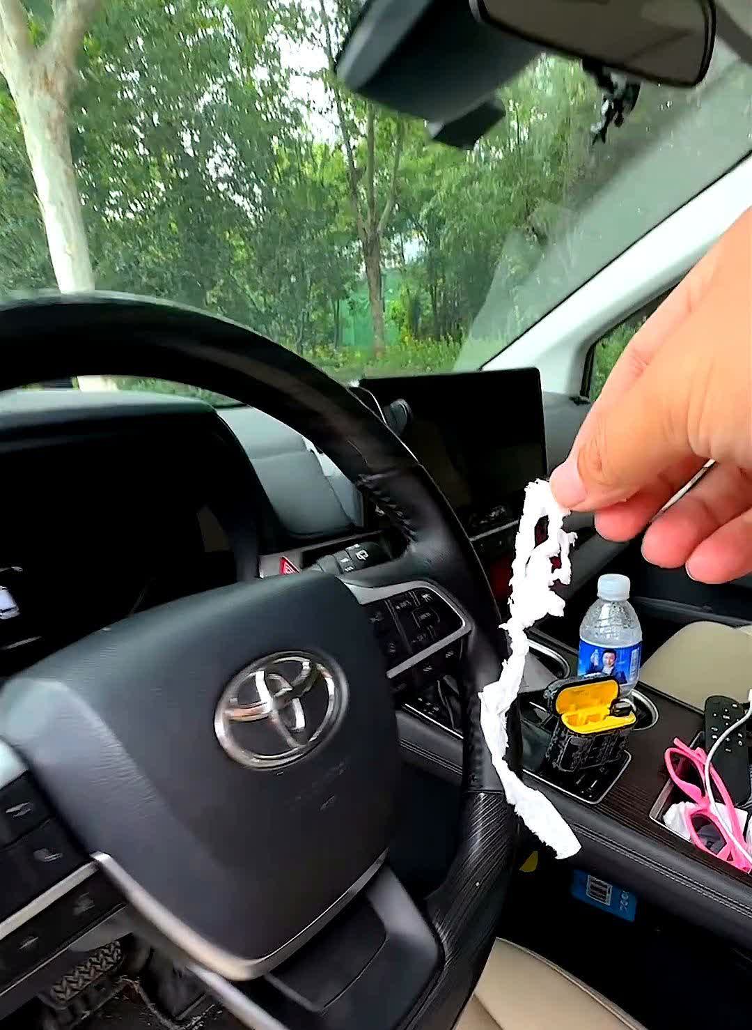 两块钱就能在车里吹一晚空调，这消息像一把钩子，把想省钱又怕热的露营人全勾住了。