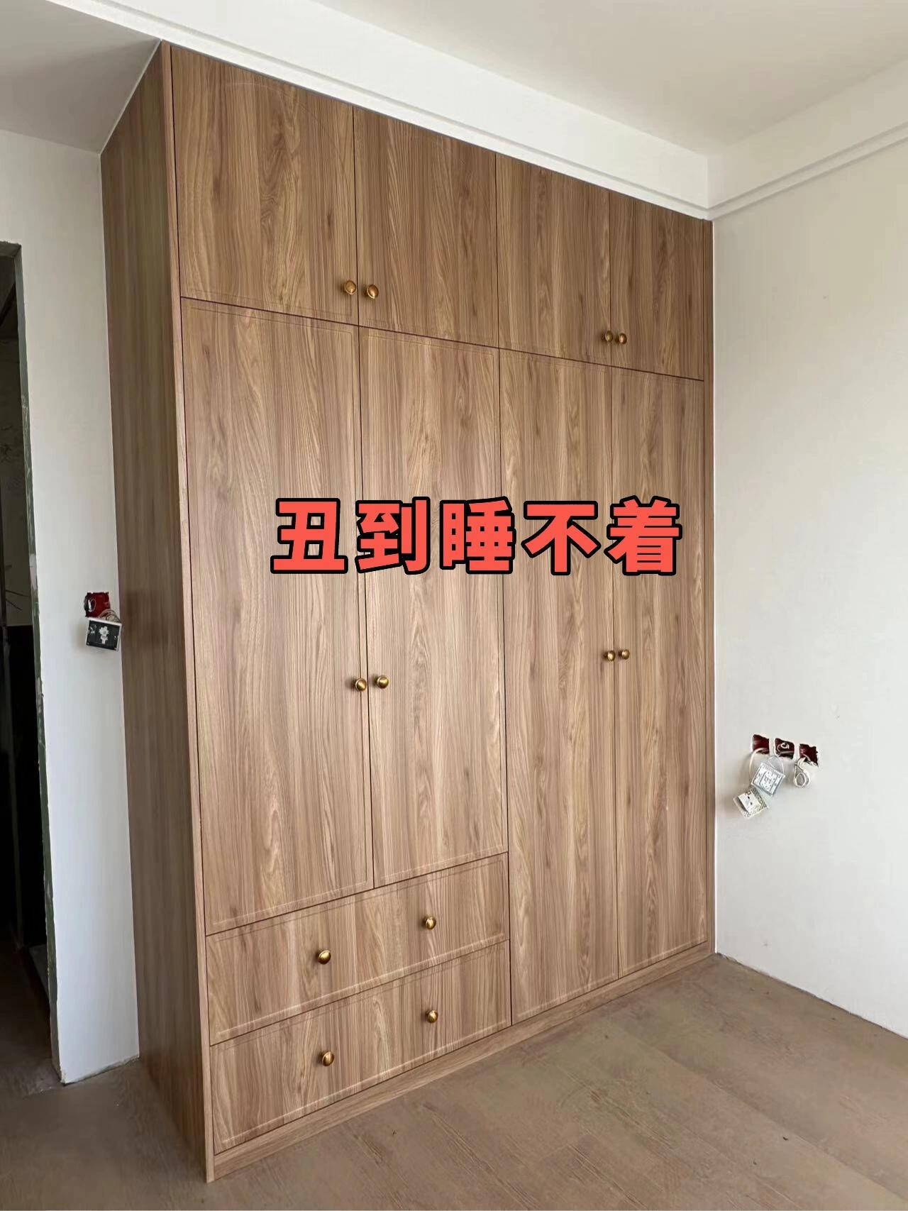 怎么办，定制的柜子丑到睡不着还有什么办法拯救吗？人在外地，装修全权交给设计师