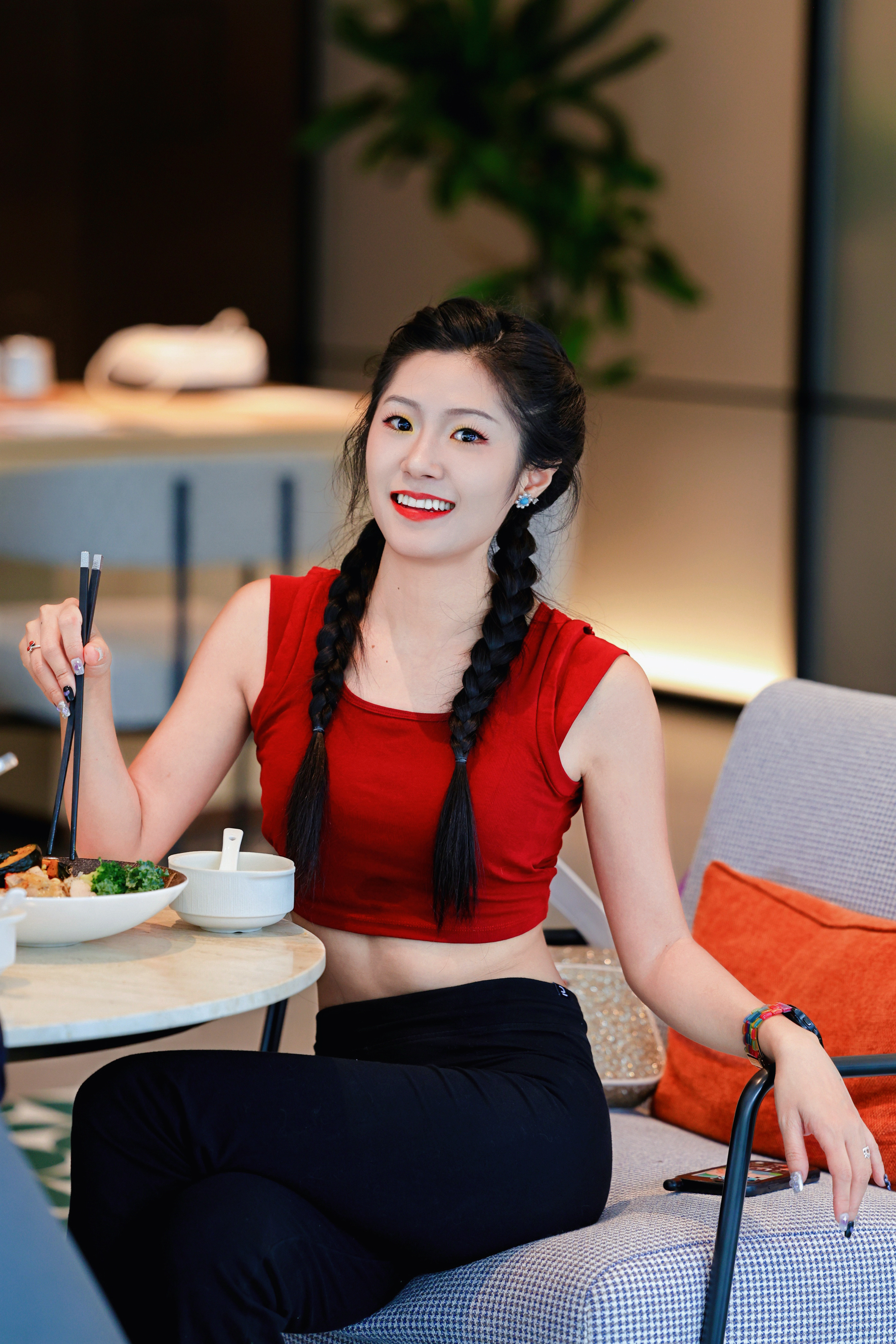 一些职业假笑：哪个二百五做完瑜伽吃轻食笑得跟吃到了超级美味似的😾​​​