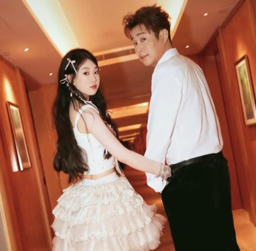 沈阳王为了女儿，宴请了大湾区大部分明星给女儿捧场，就这么传去韩国，不止小沈阳护犊