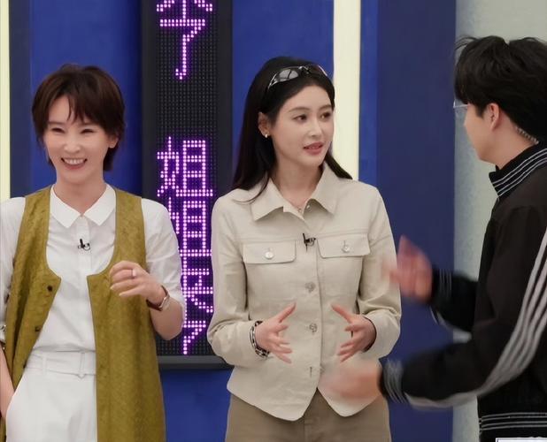 张天爱因《乘风2026》直播中面部圆润被指“变样”，当晚幽默发文回应：“天塌了！