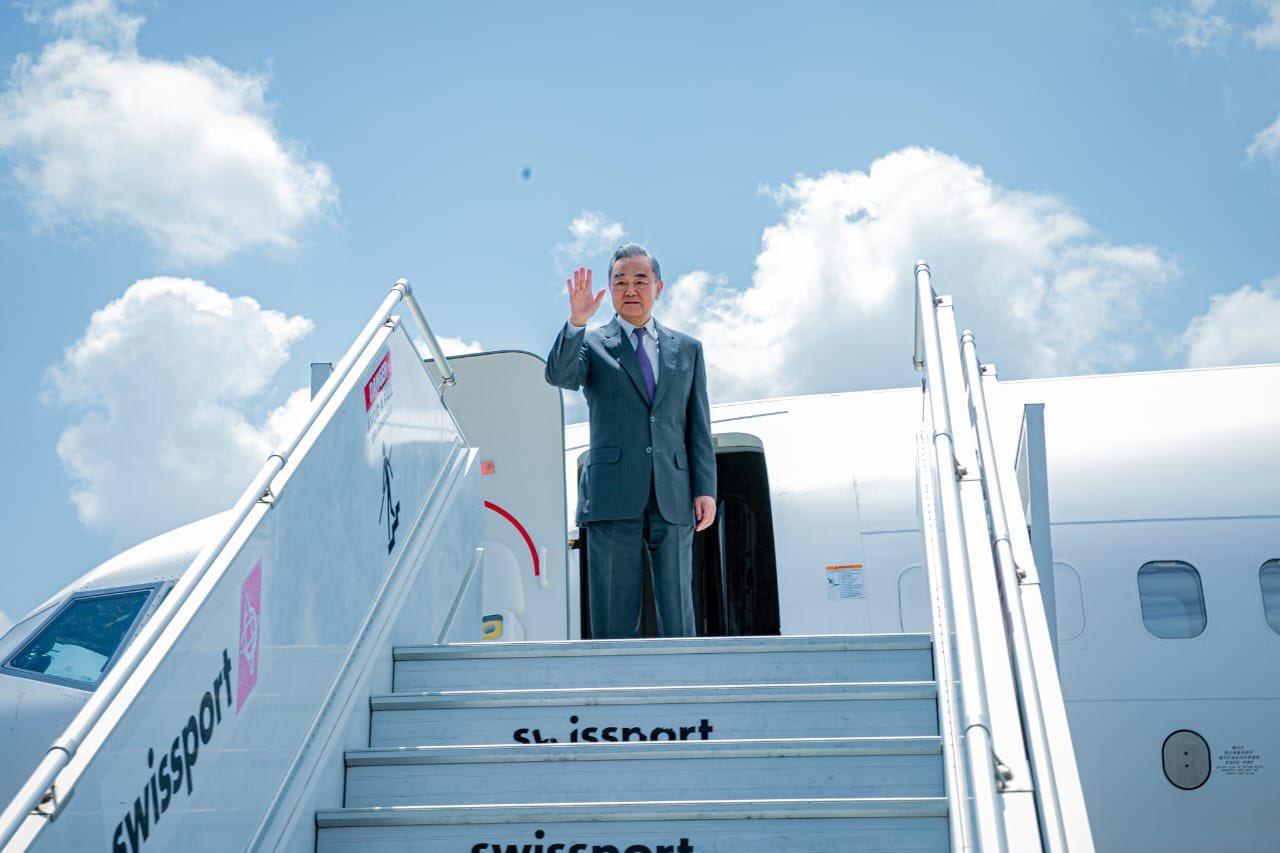 王外长访非突接急电！南非深夜通话绝非偶然，特朗普要慌了！1月11日，王外长在