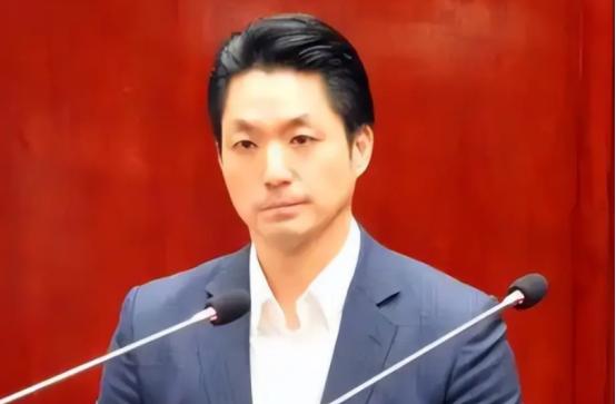 民进党动用全部机器围剿蒋万安！台北选情突然大变天，绿营台独候选人年轻人支持率反超