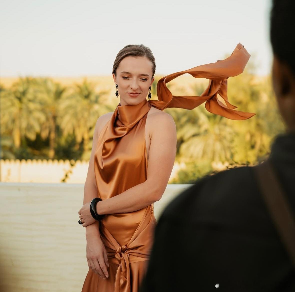 斯瓦泰克！分享了自己在WTA年终总决赛拍摄日的更多物料🤩Iga这造型真的蛮成