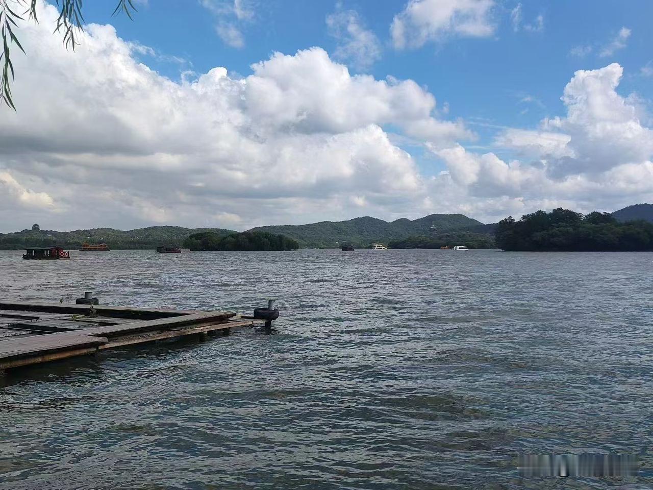 男女成事靠撮合，夫妻败事靠挑拨《水浒传》我看了很多遍，年少时看的是打打杀杀的
