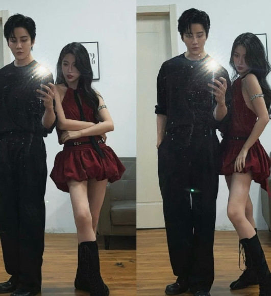 Mike更新了和虞书欣的对镜拍，虞书欣腿好长，真漂亮！​​​