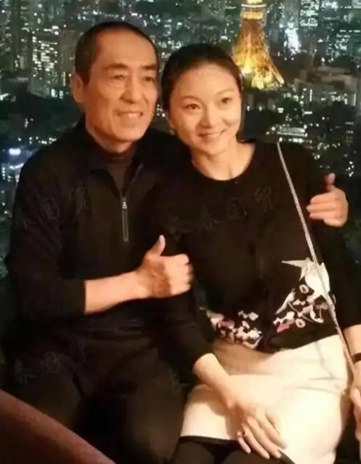当年，18岁的陈婷正在上课时，突然感觉一阵恶心呕吐，同桌问她：“你怎么啦？”陈婷