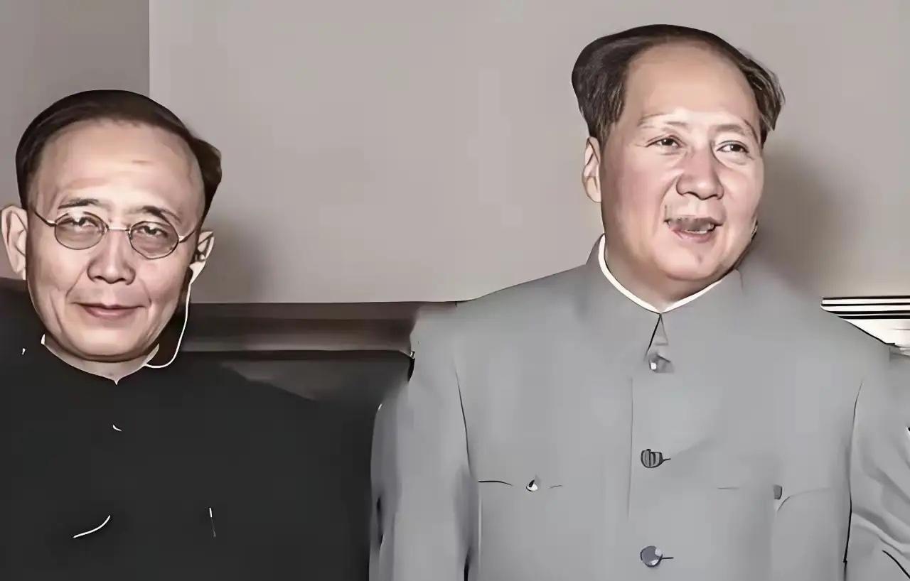 站在人民英雄纪念碑前，仰头看那金色的字迹，郭沫若先生的话就在耳边响。他说这字得压