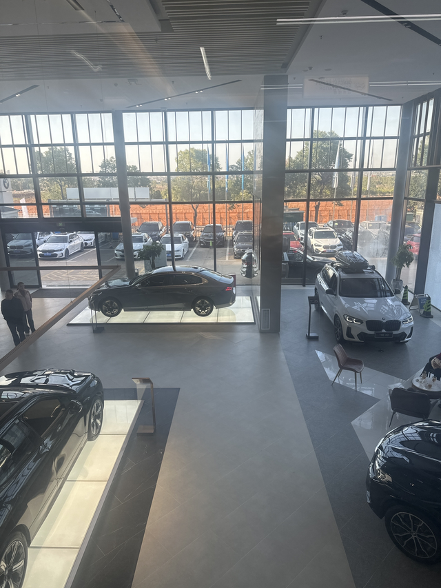 只做免费项目就应该被阴阳怪气吗到4儿子店做保养，车子还在五年十万公里免费保养内