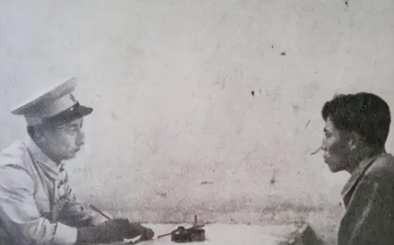 1957年的一天，3名警察突然闯进国家工商行政管理局，逮捕了正在开会的老革命辛树