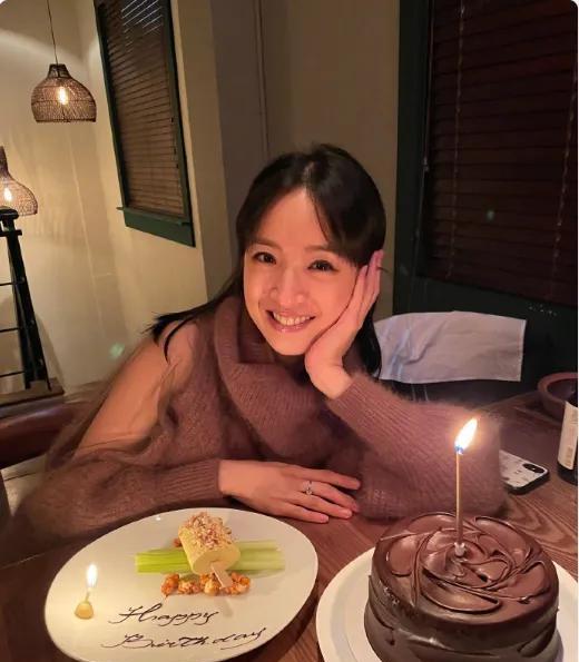 林依晨二胎得子！儿女双全幸福加倍林依晨顺利产下二胎儿子啦！常居美国的老公专程回