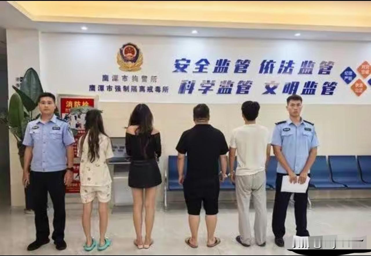 【震惊！普通居民区竟藏“私密影院”暗藏卖淫交易】鹰潭一“私人影院”套餐服务价